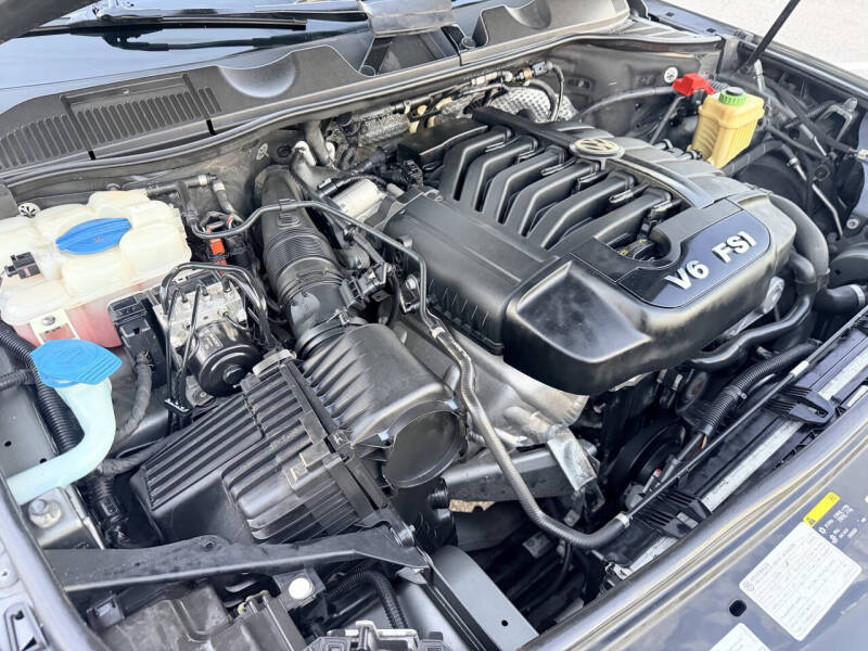 2014 Volkswagen Touareg V6 Sport