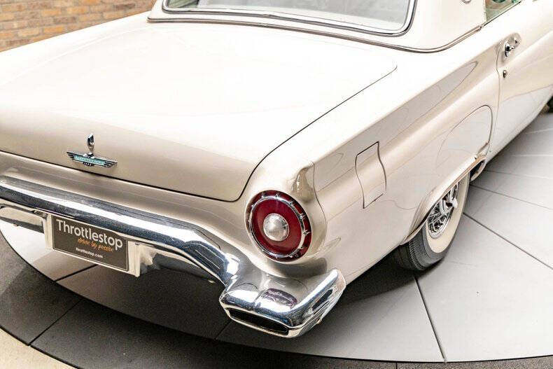 1957 Ford Thunderbird