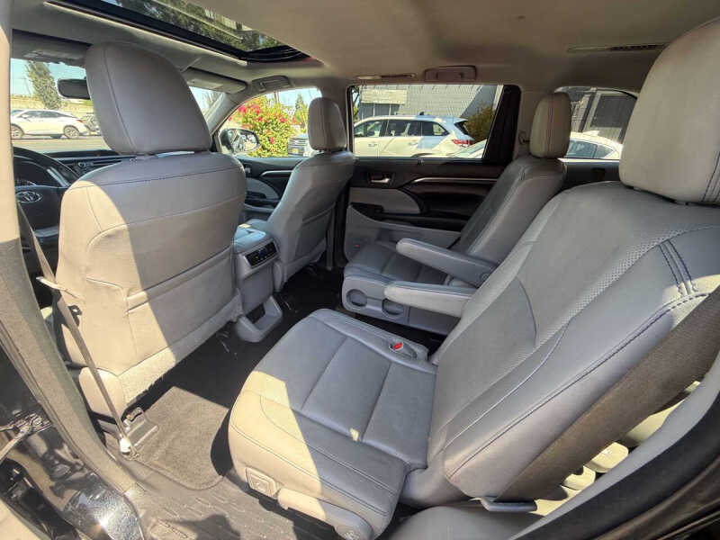 2016 Toyota Highlander