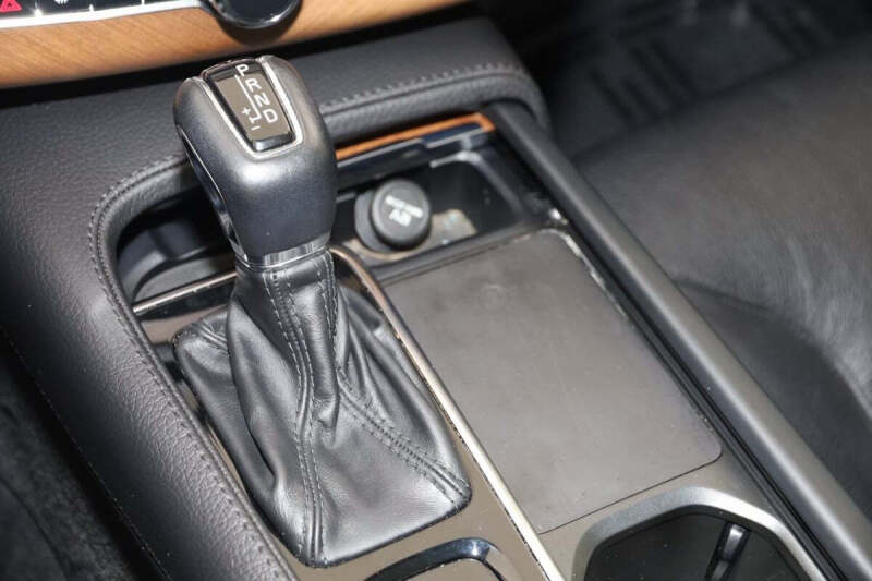 2022 Volvo XC90 T6 Momentum 7-Passenger