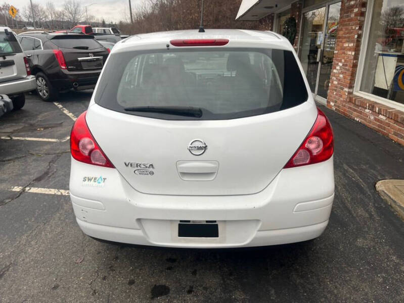 2012 Nissan Versa 1.8 S