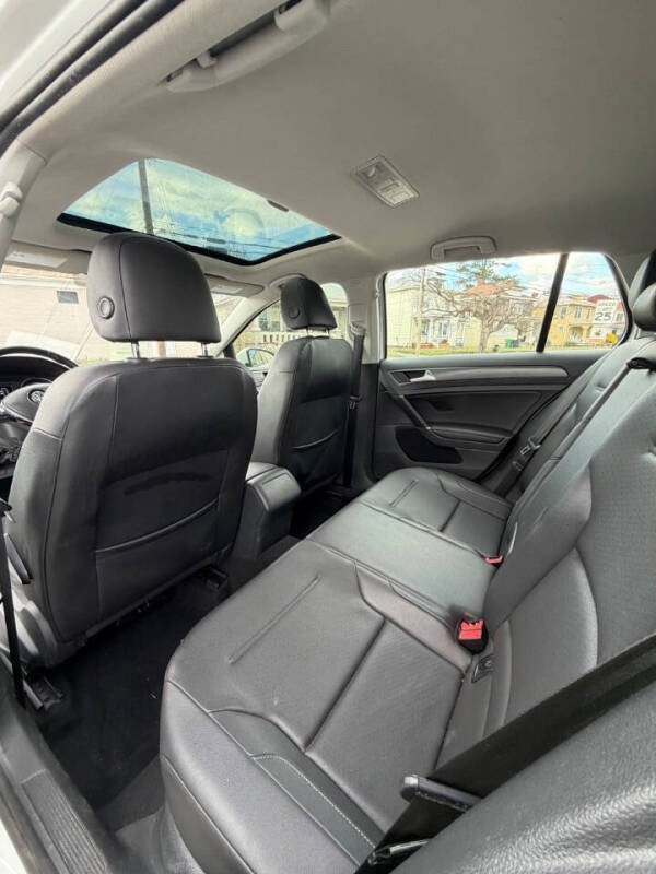 2018 Volkswagen Golf TSI S