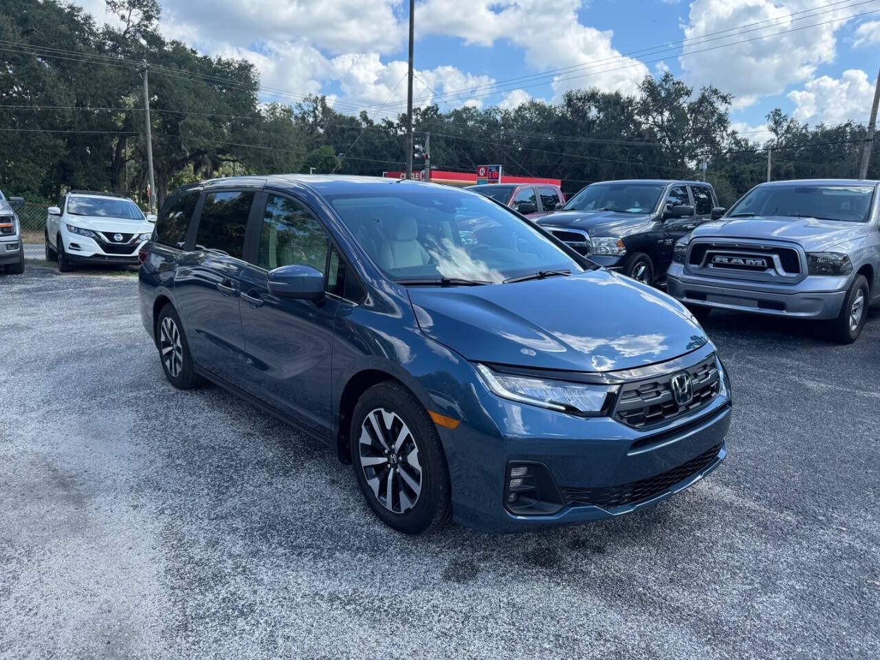 2025 Honda Odyssey EX-L's photo