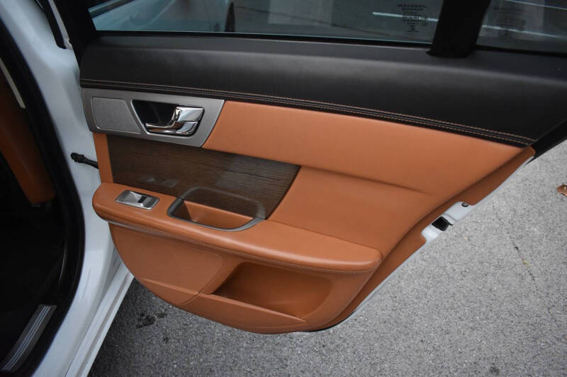 2015 Jaguar XF 5.0 Supercharged