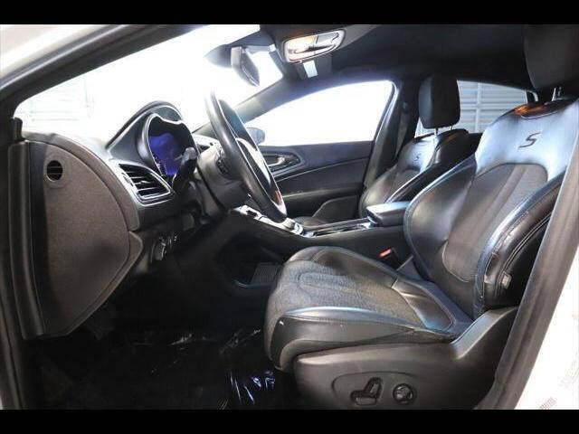 2015 CHRYSLER 200 Sedan - $9,850