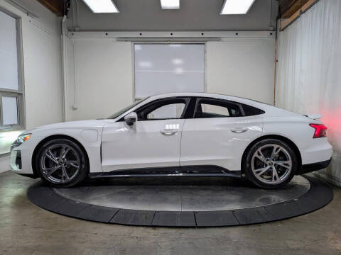 2022 Audi e-tron GT quattro Premium Plus