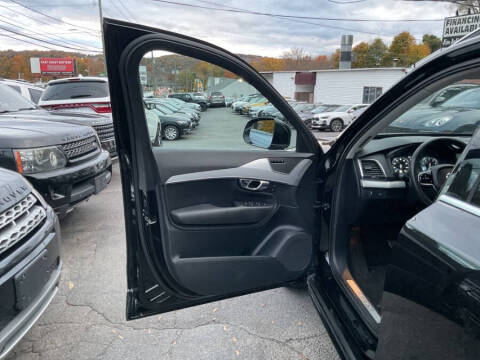 2016 Volvo XC90 T6 Momentum