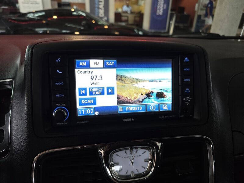 2012 Chrysler Town and Country Touring