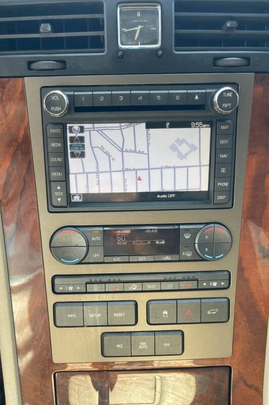 2011 Lincoln Navigator L