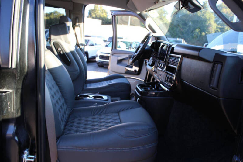 2025 Chevrolet Express 2500