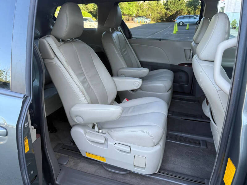 2014 Toyota Sienna