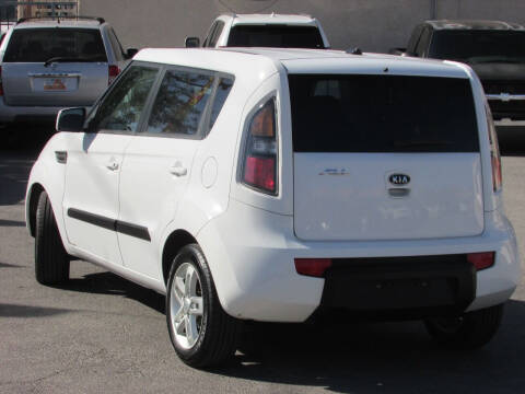 2011 Kia Soul +