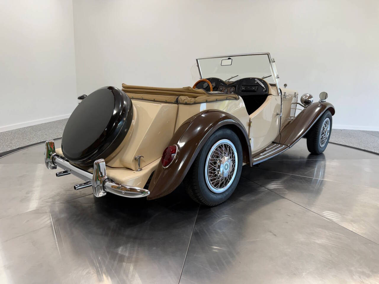 2011 Sp Constr MG Replica 17