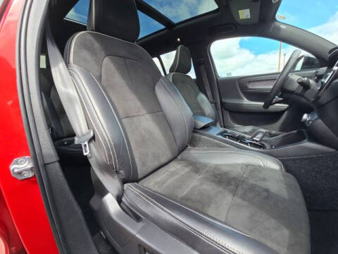 2021 Volvo XC40 T5 R-Design