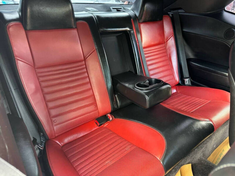 2016 Dodge Challenger 392 HEMI Scat Pack Shaker