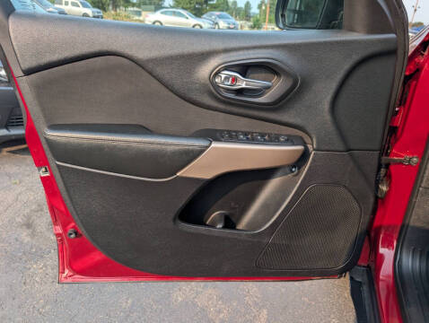 2017 Jeep Cherokee Sport