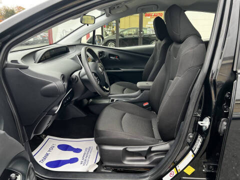 2022 Toyota Prius LE