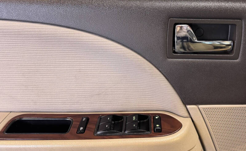 2009 Ford Taurus SEL