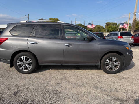 2019 Nissan Pathfinder SV