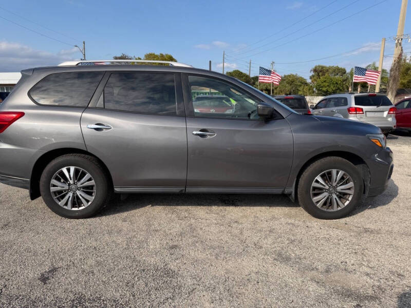 2019 Nissan Pathfinder SV