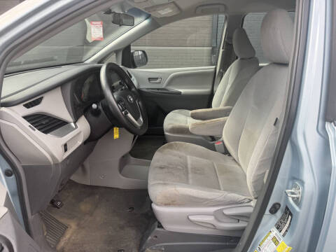 2015 Toyota Sienna L 7-Passenger