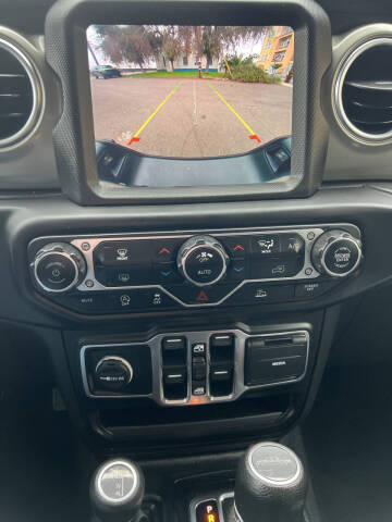 2023 Jeep Gladiator Overland