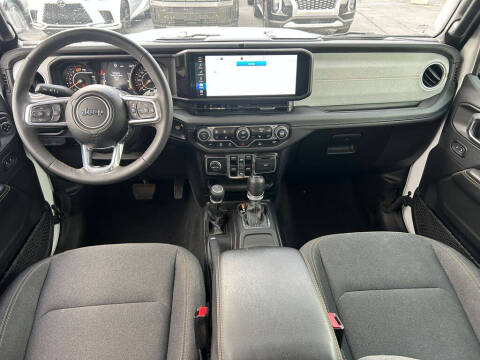 2024 Jeep Wrangler Sahara