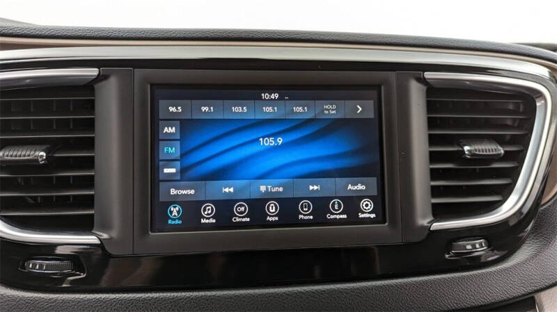 2020 Chrysler Voyager LXi