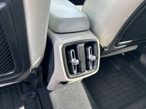 2023 Volvo XC40 B5 Plus Bright Theme