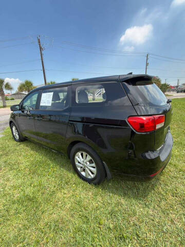 2017 Kia Sedona L