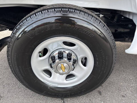 2025 Chevrolet Express 2500