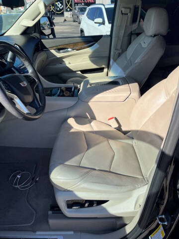 2018 Cadillac Escalade Luxury