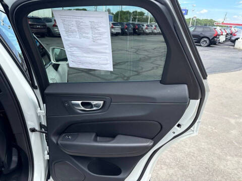 2023 Volvo XC60 B5 Core