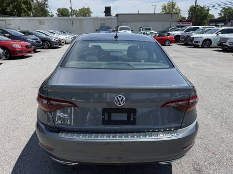2019 Volkswagen Jetta R-Line