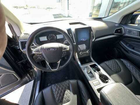 2024 Ford Edge Titanium