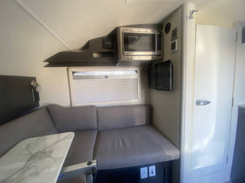 2022 nuCamp RV 320