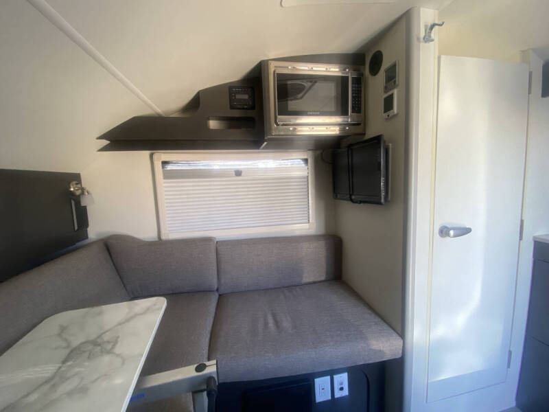 2022 nuCamp RV 320