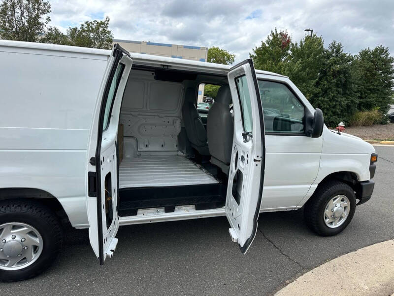 2009 Ford E-Series Econoline Van Commercial photo 13