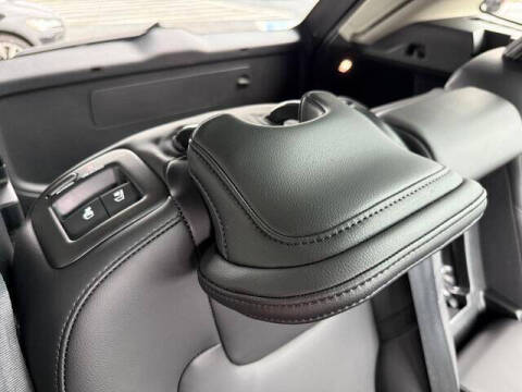 2024 Volvo XC60 B5 Core Dark Theme