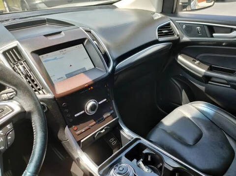 2020 Ford Edge Titanium
