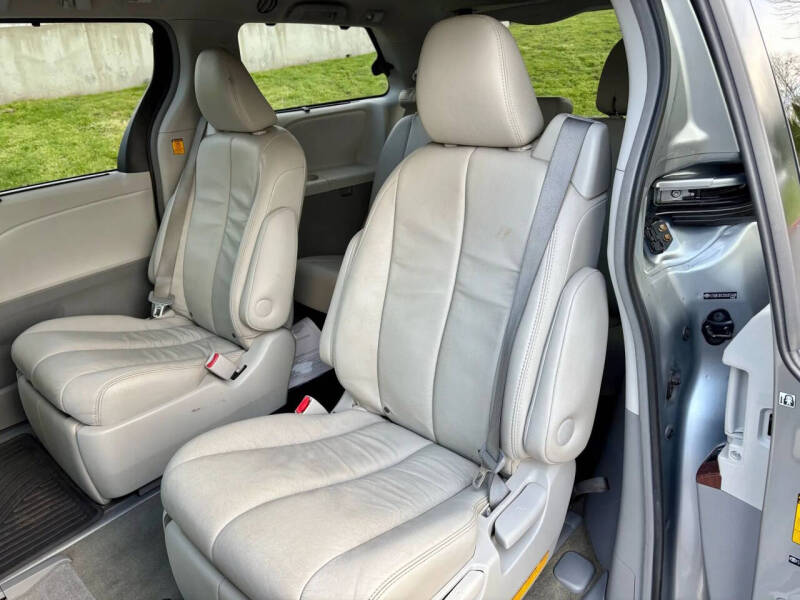 2013 Toyota Sienna