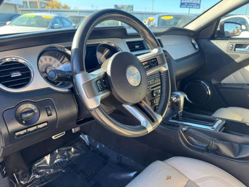 2012 Ford Mustang V6 Premium