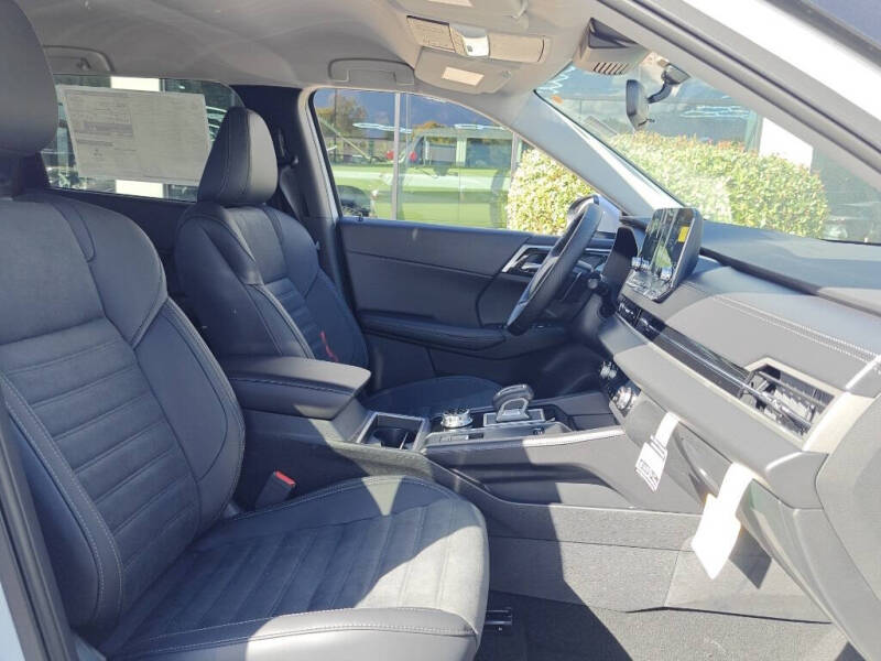 2025 Mitsubishi Outlander PHEV SE