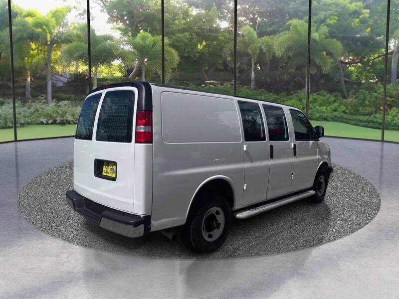 2023 GMC Savana 2500