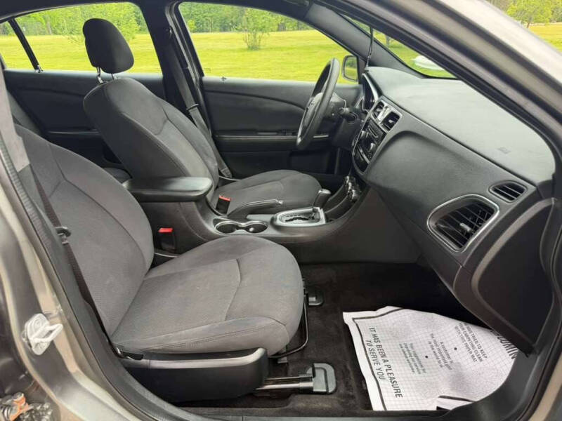 2012 Chrysler 200 LX