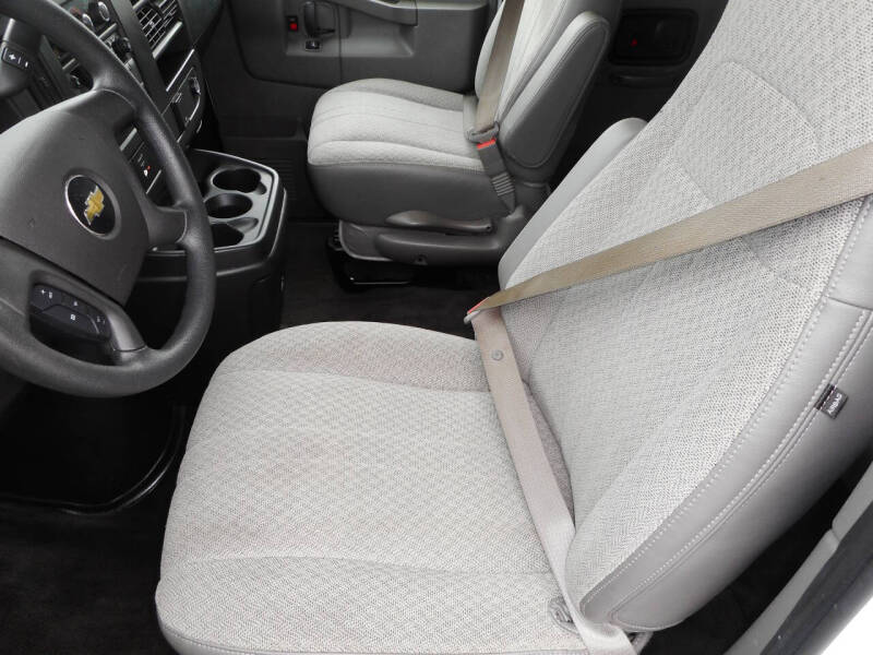 2017 Chevrolet Express LT 3500