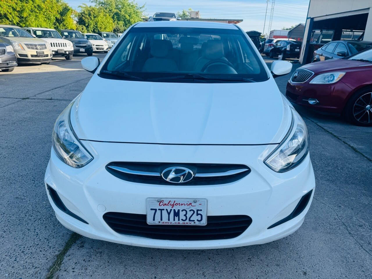 White 2017 Hyundai ACCENT SE SE 4dr Sedan 6A 2