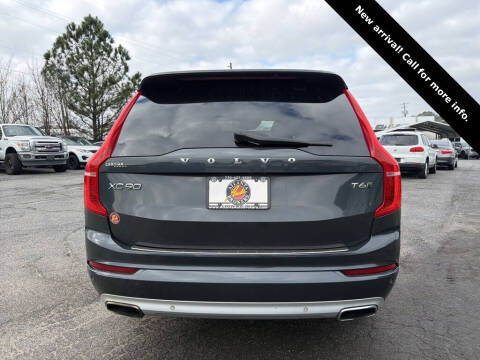 2017 Volvo XC90 T6 Momentum