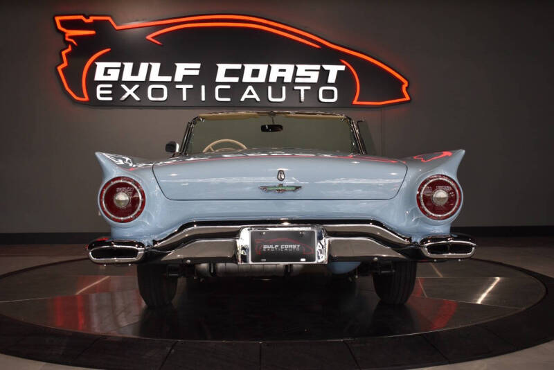 1957 Ford Thunderbird