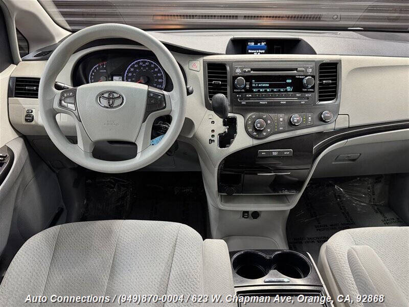 2012 Toyota Sienna LE 8-Passenger